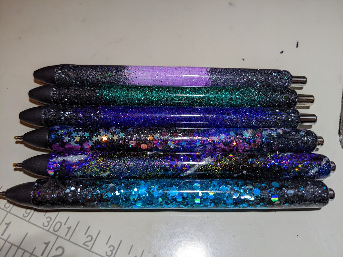 One custom glitter pen