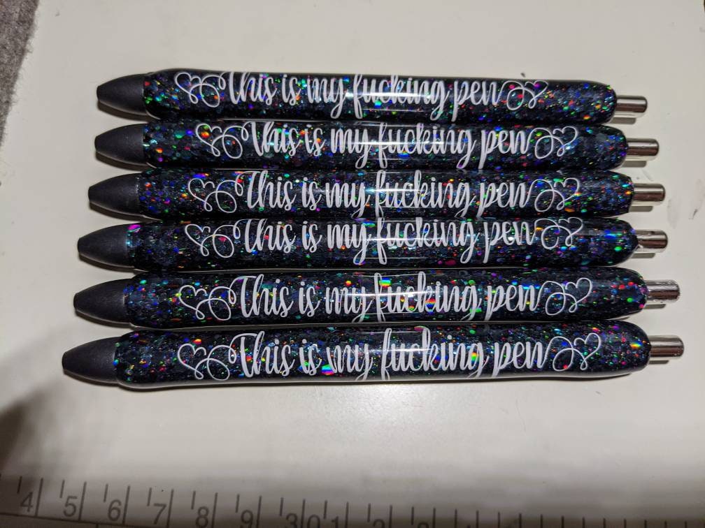 One custom glitter pen