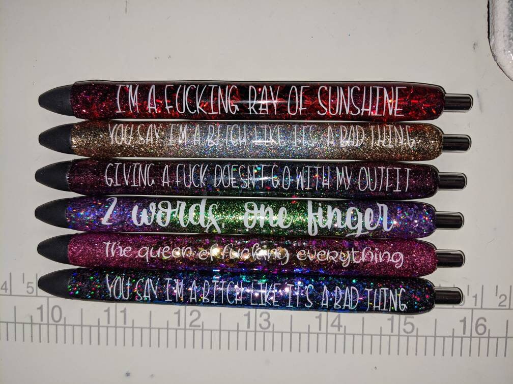 One custom glitter pen